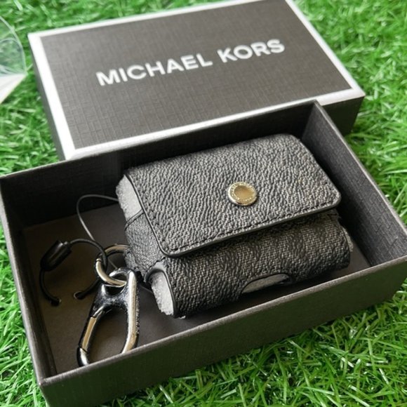 Michael Kors Expandable Earbud Case Black - Picture 1 of 16